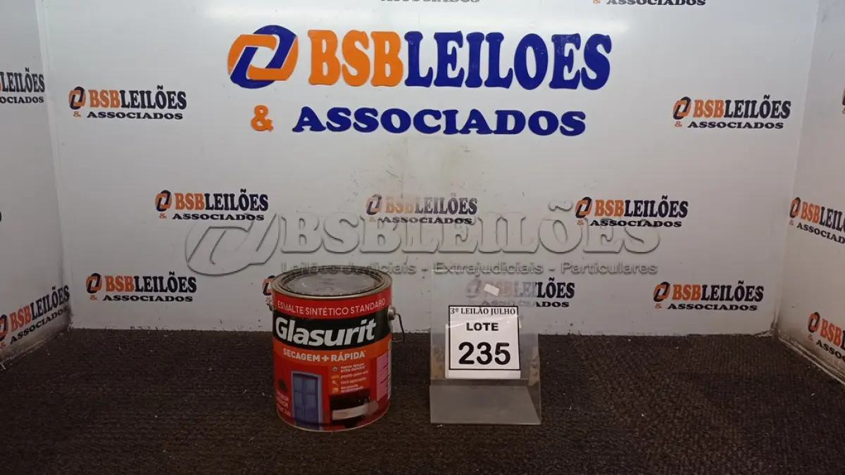 LOTE 235 - 01 LATA DE ESMALTE SINTÉTICO COM 3,6L NA COR BRILHANTE VINHO CHASSIS MARCA GLASURIT. (NO ESTADO) ATENÇÃO! FAZER A VISITAÇÃO ANTES DE ARREMATAR, NÃO SABEMOS SE FUNCIONA, LEILÃO NÃO TEM GARANTIA E NEM DEVOLUÇÃO, SUJEITO A POSSÍVEIS AVARIAS VISÍVEIS/OCULTAS E/OU AUSÊNCIA DE COMPONENTES.
