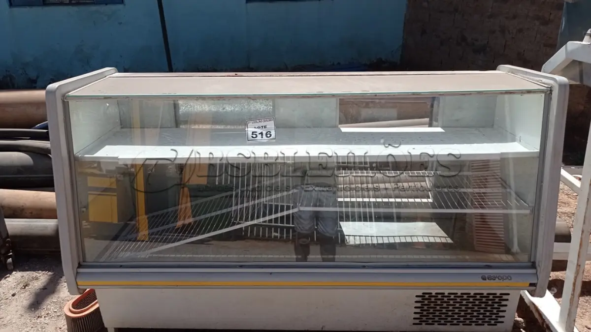 LOTE 516 - 01 BALCÃO REFRIGERADOR. (NO ESTADO) ATENÇÃO! FAZER A VISITAÇÃO ANTES DE ARREMATAR, NÃO SABEMOS SE FUNCIONA, LEILÃO NÃO TEM GARANTIA E NEM DEVOLUÇÃO, SUJEITO A POSSÍVEIS AVARIAS VISÍVEIS/OCULTAS E/OU AUSÊNCIA DE COMPONENTES.