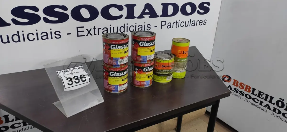 LOTE 336 - 04 LATAS DE ESMALTE SINTÉTICO DE 900ML CORES VARIADAS MARCA GLASURIT, 01 CATALIZADOR EPÓXI E 01 DILUENTE EPÓXI. (NO ESTADO) ATENÇÃO! FAZER A VISITAÇÃO ANTES DE ARREMATAR, NÃO SABEMOS SE FUNCIONA, LEILÃO NÃO TEM GARANTIA E NEM DEVOLUÇÃO, SUJEITO A POSSÍVEIS AVARIAS VISÍVEIS/OCULTAS E/OU AUSÊNCIA DE COMPONENTES.