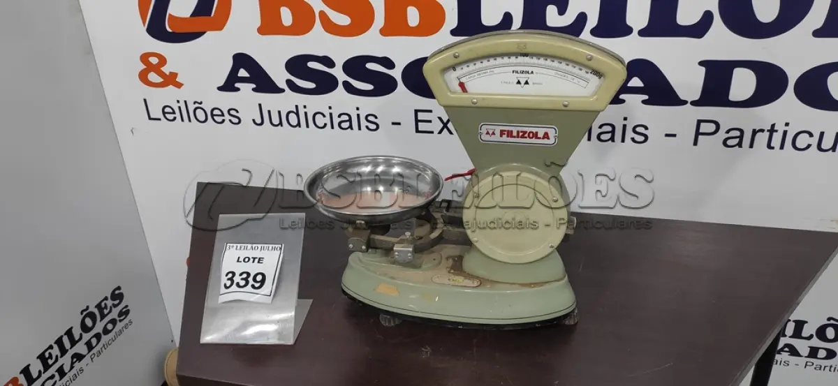 LOTE 339 - 01 BALANÇA FILIZOLA. (NO ESTADO) ATENÇÃO! FAZER A VISITAÇÃO ANTES DE ARREMATAR, NÃO SABEMOS SE FUNCIONA, LEILÃO NÃO TEM GARANTIA E NEM DEVOLUÇÃO, SUJEITO A POSSÍVEIS AVARIAS VISÍVEIS/OCULTAS E/OU AUSÊNCIA DE COMPONENTES.