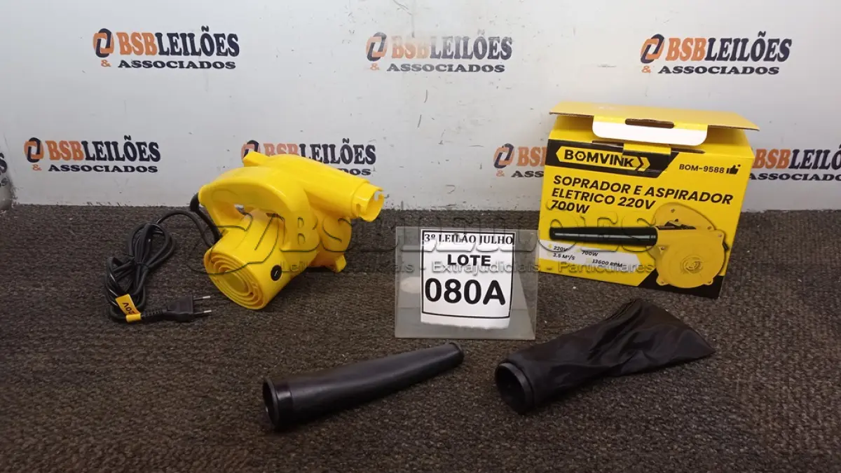 LOTE 090 - ESMERILHADEIRA ANGULAR 220V 710W  ACESSÓRIOS 1CHAVE 1PROTETOR 1MANOPLA (NO ESTADO) ATENÇÃO! FAZER A VISITAÇÃO ANTES DE ARREMATAR, NÃO SABEMOS SE FUNCIONA, LEILÃO NÃO TEM GARANTIA E NEM DEVOLUÇÃO, SUJEITO A POSSÍVEIS AVARIAS VISÍVEIS/OCULTAS E/OU AUSÊNCIA DE COMPONENTES.