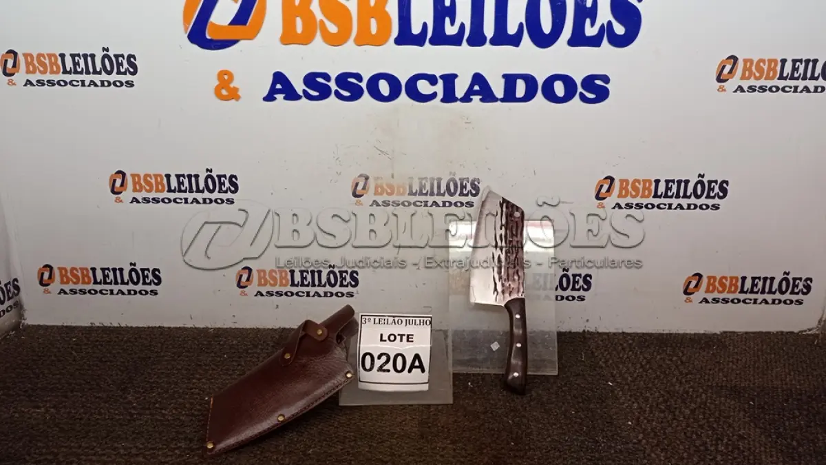 LOTE 020 - CUTELO  IMPORTADA AÇO INOXIDÁVEL CABO EM MADEIRA  FULL TANG BAINHA DE NAPA  TAMANHO TOTAL 30CM PESO 318G JÁ (NO ESTADO) ATENÇÃO! FAZER A VISITAÇÃO ANTES DE ARREMATAR, NÃO SABEMOS SE FUNCIONA, LEILÃO NÃO TEM GARANTIA E NEM DEVOLUÇÃO, SUJEITO A POSSÍVEIS AVARIAS VISÍVEIS/OCULTAS E/OU AUSÊNCIA DE COMPONENTES.