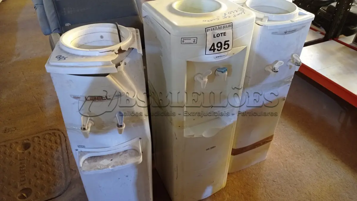 LOTE 495 - 03 BEBEDOUROS PARA GARRAFÃO. (NO ESTADO) ATENÇÃO! FAZER A VISITAÇÃO ANTES DE ARREMATAR, NÃO SABEMOS SE FUNCIONA, LEILÃO NÃO TEM GARANTIA E NEM DEVOLUÇÃO, SUJEITO A POSSÍVEIS AVARIAS VISÍVEIS/OCULTAS E/OU AUSÊNCIA DE COMPONENTES.