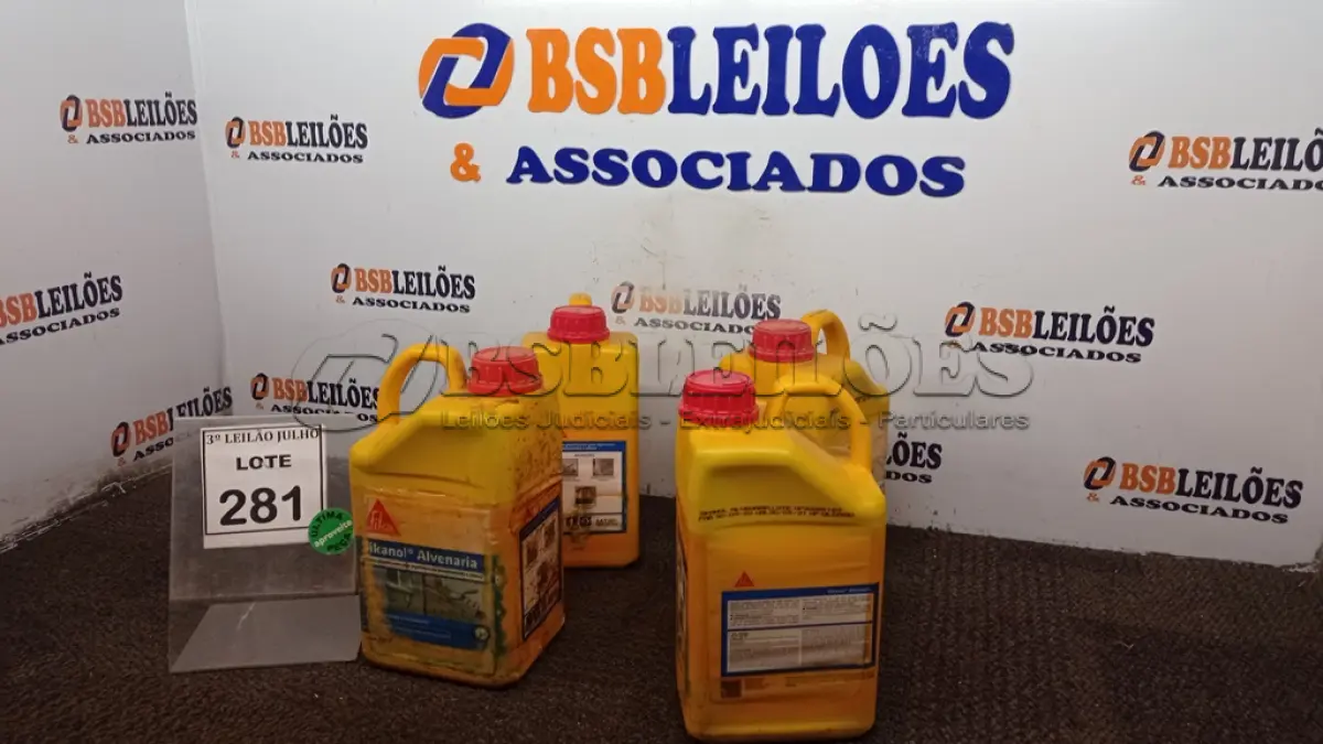 LOTE 281 - 04 GALÕES DE ADITIVO PLASTIFICANTE PARA ARGAMASSA DE ASSENTAMENTO E REBOCO DE 3,6LTS CADA MARCA SIKA. (NO ESTADO) ATENÇÃO! FAZER A VISITAÇÃO ANTES DE ARREMATAR, NÃO SABEMOS SE FUNCIONA, LEILÃO NÃO TEM GARANTIA E NEM DEVOLUÇÃO, SUJEITO A POSSÍVEIS AVARIAS VISÍVEIS/OCULTAS E/OU AUSÊNCIA DE COMPONENTES.