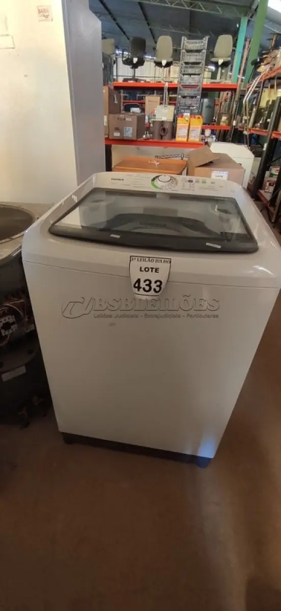 LOTE 433 - 01 MÁQUINA DE LAVAR 16KG 220V MARCA CONSUL. (NO ESTADO) ATENÇÃO! FAZER A VISITAÇÃO ANTES DE ARREMATAR, NÃO SABEMOS SE FUNCIONA, LEILÃO NÃO TEM GARANTIA E NEM DEVOLUÇÃO, SUJEITO A POSSÍVEIS AVARIAS VISÍVEIS/OCULTAS E/OU AUSÊNCIA DE COMPONENTES.