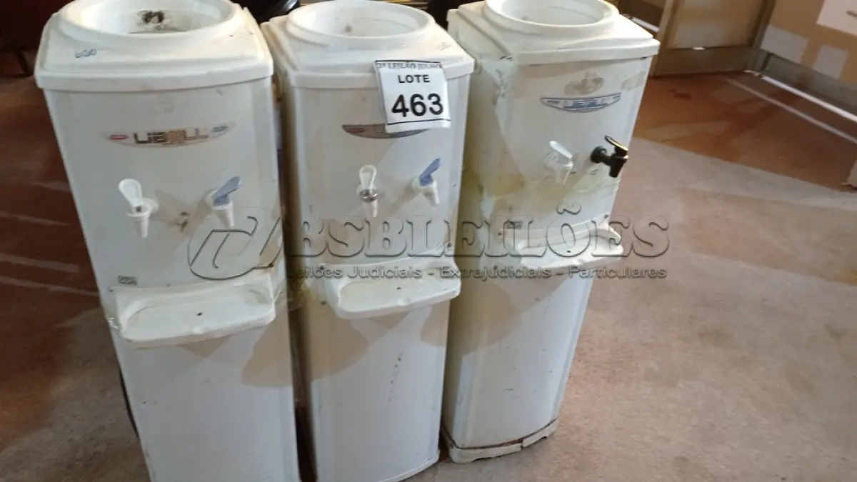 LOTE 463 - 03 BEBEDOUROS PARA GARRAFÃO. (NO ESTADO) ATENÇÃO! FAZER A VISITAÇÃO ANTES DE ARREMATAR, NÃO SABEMOS SE FUNCIONA, LEILÃO NÃO TEM GARANTIA E NEM DEVOLUÇÃO, SUJEITO A POSSÍVEIS AVARIAS VISÍVEIS/OCULTAS E/OU AUSÊNCIA DE COMPONENTES.