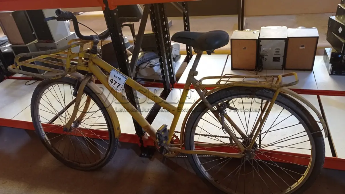 LOTE 477 - 01 BICICLETA CARGUEIRA COR AMARELA. (NO ESTADO) ATENÇÃO! FAZER A VISITAÇÃO ANTES DE ARREMATAR, NÃO SABEMOS SE FUNCIONA, LEILÃO NÃO TEM GARANTIA E NEM DEVOLUÇÃO, SUJEITO A POSSÍVEIS AVARIAS VISÍVEIS/OCULTAS E/OU AUSÊNCIA DE COMPONENTES.