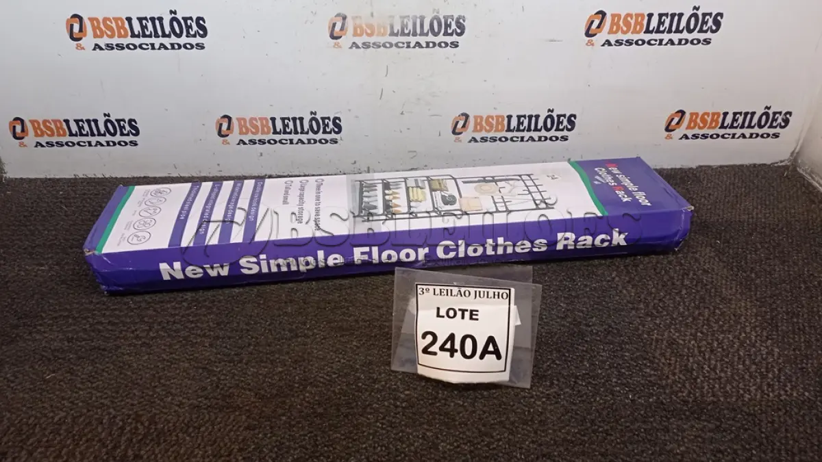 LOTE 240 - SAPATEIRA  ARARA 16 PARES DE SAPATOS  COM PORTA OBJETOS 8 GANCHOS PRATELEIRA 4 ANDARES  TAMANHO 1.72ACM 0.80LCM 0.29.5ECM (NO ESTADO) ATENÇÃO! FAZER A VISITAÇÃO ANTES DE ARREMATAR, NÃO SABEMOS SE FUNCIONA, LEILÃO NÃO TEM GARANTIA E NEM DEVOLUÇÃO, SUJEITO A POSSÍVEIS AVARIAS VISÍVEIS/OCULTAS E/OU AUSÊNCIA DE COMPONENTES.