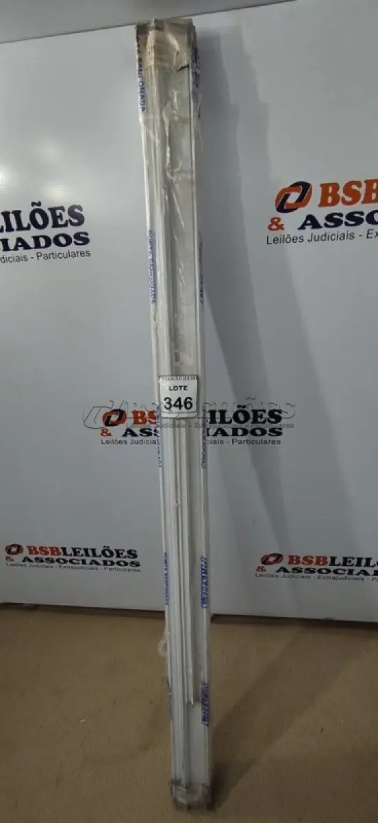 LOTE 335 - 01 PORTA SANFONADA. (NO ESTADO) ATENÇÃO! FAZER A VISITAÇÃO ANTES DE ARREMATAR, NÃO SABEMOS SE FUNCIONA, LEILÃO NÃO TEM GARANTIA E NEM DEVOLUÇÃO, SUJEITO A POSSÍVEIS AVARIAS VISÍVEIS/OCULTAS E/OU AUSÊNCIA DE COMPONENTES.