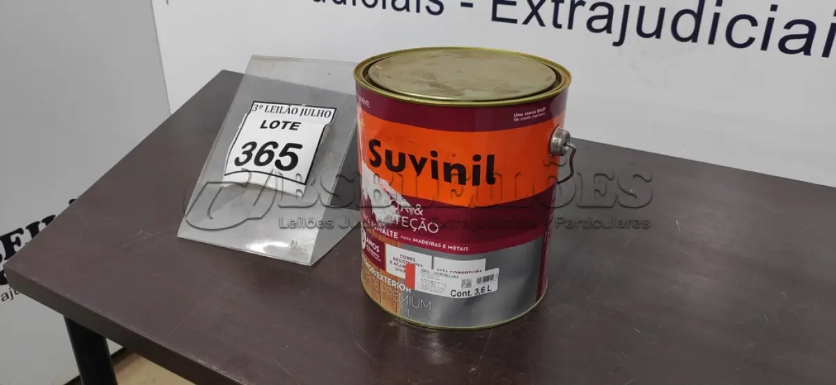 LOTE 496 - 01 LATA DE TINTA ESMALTE SINTÉTICO PARA MADEIRA E METAL 3,6L NA COR BRILHANTE VERMELHO MARCA SUVINIL (NOVO).  (NO ESTADO) ATENÇÃO! FAZER A VISITAÇÃO ANTES DE ARREMATAR, NÃO SABEMOS SE FUNCIONA. LEILÃO NÃO TEM GARANTIA E NEM DEVOLUÇÃO, SUJEITO A POSSÍVEIS AVARIAS VISÍVEIS/OCULTAS E/OU AUSÊNCIA DE COMPONENTES.