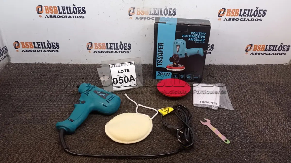 LOTE 050 - POLITRIZ AUTOMOTIVA ANGULAR  700W 6VELOCIDADES 600-4000RPM 220V COM PUNHO, CHAVE, DISCO E BOINA DE LÃ (NO ESTADO) ATENÇÃO! FAZER A VISITAÇÃO ANTES DE ARREMATAR, NÃO SABEMOS SE FUNCIONA, LEILÃO NÃO TEM GARANTIA E NEM DEVOLUÇÃO, SUJEITO A POSSÍVEIS AVARIAS VISÍVEIS/OCULTAS E/OU AUSÊNCIA DE COMPONENTES.