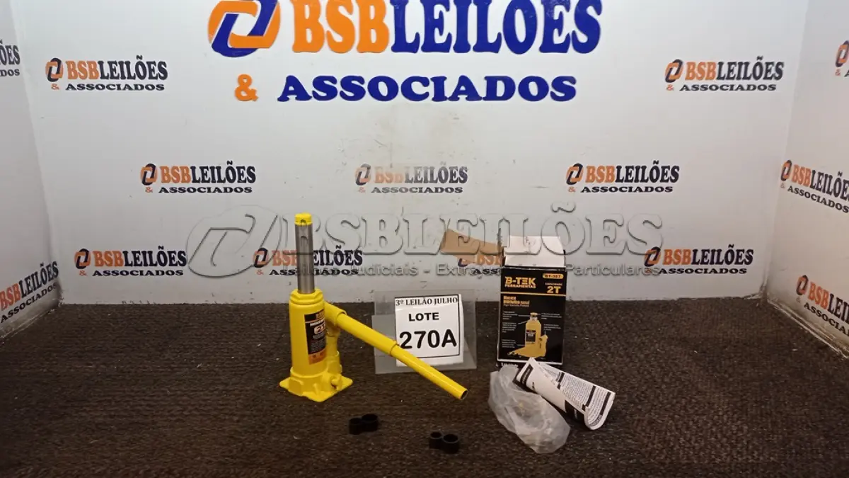 LOTE 270 - MACACO HIDRÁULICO MANUAL TIPO GARRAFA 2T (NO ESTADO) ATENÇÃO! FAZER A VISITAÇÃO ANTES DE ARREMATAR, NÃO SABEMOS SE FUNCIONA, LEILÃO NÃO TEM GARANTIA E NEM DEVOLUÇÃO, SUJEITO A POSSÍVEIS AVARIAS VISÍVEIS/OCULTAS E/OU AUSÊNCIA DE COMPONENTES.