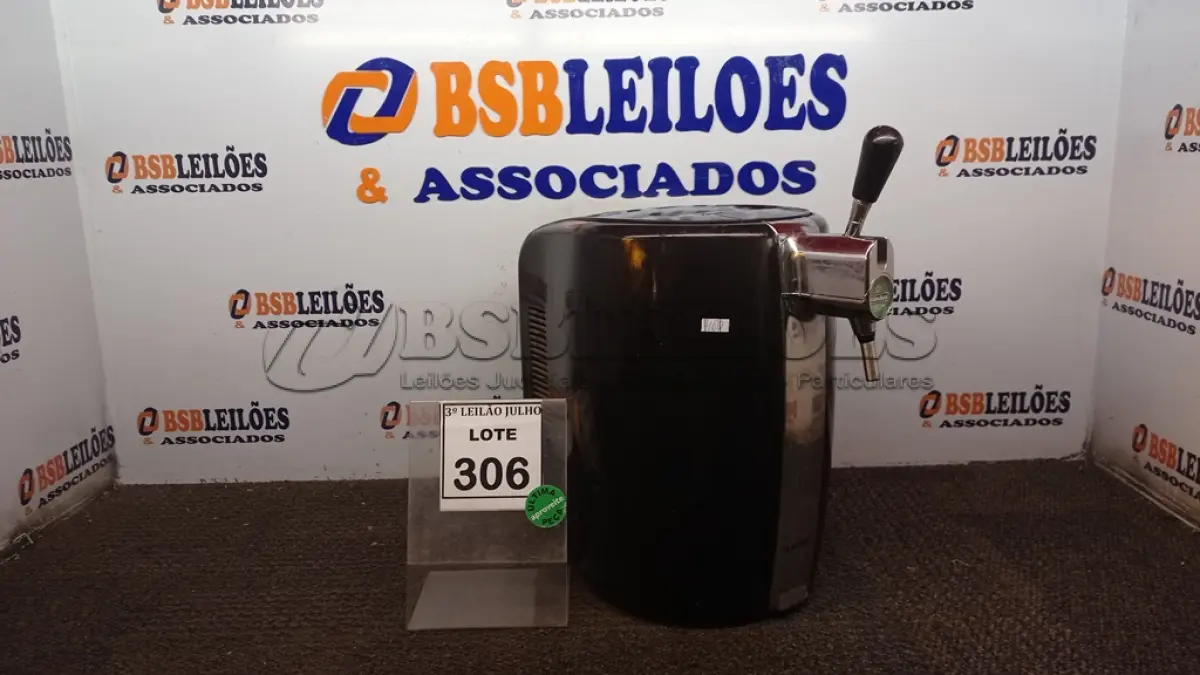 LOTE 306 - 01 CHOPEIRA HEINEKEN BEERTENDER KRUPS. (NO ESTADO) ATENÇÃO! FAZER A VISITAÇÃO ANTES DE ARREMATAR, NÃO SABEMOS SE FUNCIONA, LEILÃO NÃO TEM GARANTIA E NEM DEVOLUÇÃO, SUJEITO A POSSÍVEIS AVARIAS VISÍVEIS/OCULTAS E/OU AUSÊNCIA DE COMPONENTES.