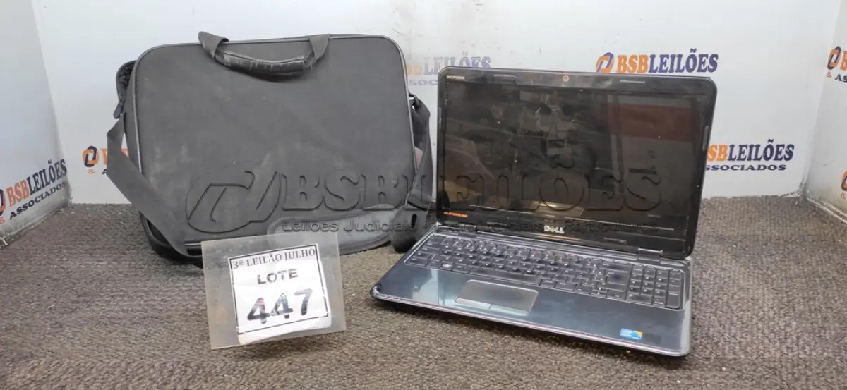 LOTE 447 - 01 NOTEBOOK MARCA DELL COM CASE. (NO ESTADO) ATENÇÃO! FAZER A VISITAÇÃO ANTES DE ARREMATAR, NÃO SABEMOS SE FUNCIONA, LEILÃO NÃO TEM GARANTIA E NEM DEVOLUÇÃO, SUJEITO A POSSÍVEIS AVARIAS VISÍVEIS/OCULTAS E/OU AUSÊNCIA DE COMPONENTES.