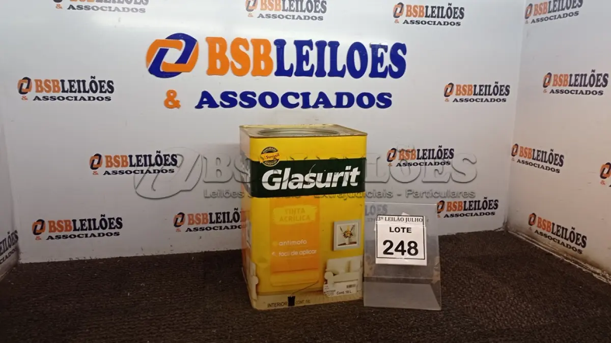 LOTE 248 - 01 LATA DE TINTA ACRÍLICA 18L NA COR FOSCO PALHA MARCA GLASURIT. (NO ESTADO) ATENÇÃO! FAZER A VISITAÇÃO ANTES DE ARREMATAR, NÃO SABEMOS SE FUNCIONA, LEILÃO NÃO TEM GARANTIA E NEM DEVOLUÇÃO, SUJEITO A POSSÍVEIS AVARIAS VISÍVEIS/OCULTAS E/OU AUSÊNCIA DE COMPONENTES.