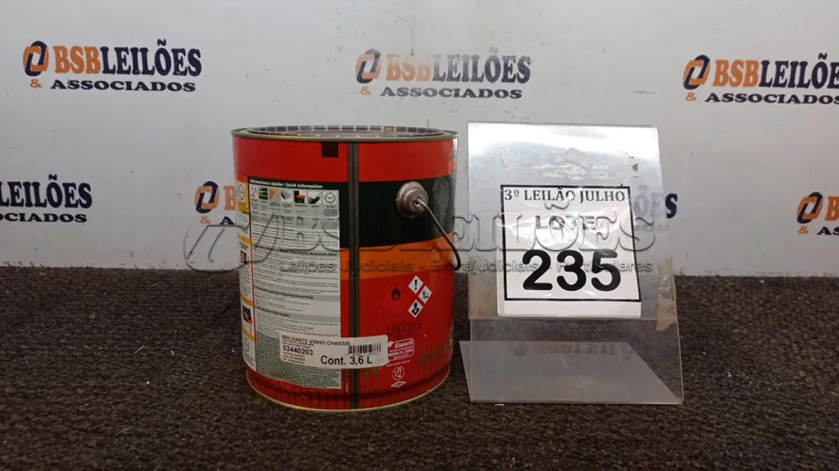LOTE 235 - 01 LATA DE ESMALTE SINTÉTICO COM 3,6L NA COR BRILHANTE VINHO CHASSIS MARCA GLASURIT. (NO ESTADO) ATENÇÃO! FAZER A VISITAÇÃO ANTES DE ARREMATAR, NÃO SABEMOS SE FUNCIONA, LEILÃO NÃO TEM GARANTIA E NEM DEVOLUÇÃO, SUJEITO A POSSÍVEIS AVARIAS VISÍVEIS/OCULTAS E/OU AUSÊNCIA DE COMPONENTES.