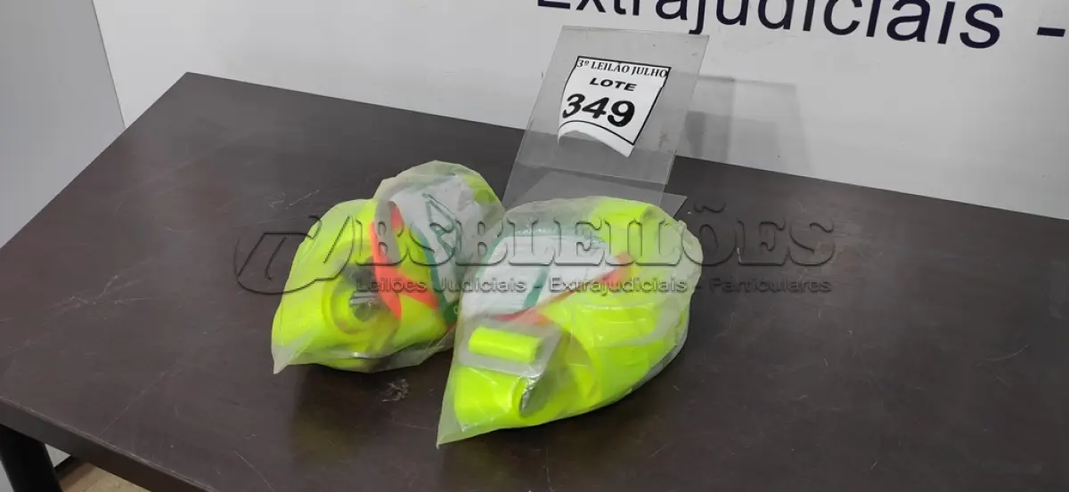 LOTE 525 - 02 CINTAS DE SEGURANÇA.  (NO ESTADO) ATENÇÃO! FAZER A VISITAÇÃO ANTES DE ARREMATAR, NÃO SABEMOS SE FUNCIONA. LEILÃO NÃO TEM GARANTIA E NEM DEVOLUÇÃO, SUJEITO A POSSÍVEIS AVARIAS VISÍVEIS/OCULTAS E/OU AUSÊNCIA DE COMPONENTES.