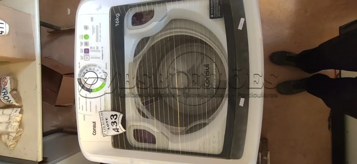 LOTE 433 - 01 MÁQUINA DE LAVAR 16KG 220V MARCA CONSUL. (NO ESTADO) ATENÇÃO! FAZER A VISITAÇÃO ANTES DE ARREMATAR, NÃO SABEMOS SE FUNCIONA, LEILÃO NÃO TEM GARANTIA E NEM DEVOLUÇÃO, SUJEITO A POSSÍVEIS AVARIAS VISÍVEIS/OCULTAS E/OU AUSÊNCIA DE COMPONENTES.