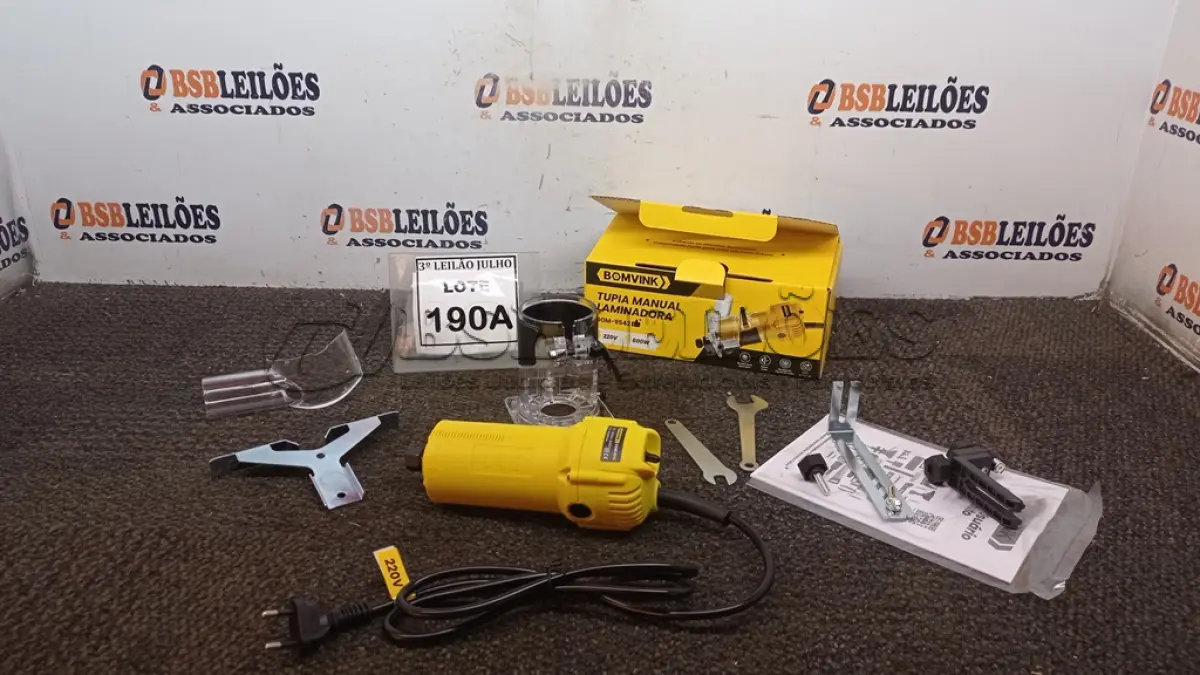 LOTE 190 - TUPIA MANUAL LAMINADORA 220V 600W (NO ESTADO) ATENÇÃO! FAZER A VISITAÇÃO ANTES DE ARREMATAR, NÃO SABEMOS SE FUNCIONA, LEILÃO NÃO TEM GARANTIA E NEM DEVOLUÇÃO, SUJEITO A POSSÍVEIS AVARIAS VISÍVEIS/OCULTAS E/OU AUSÊNCIA DE COMPONENTES.