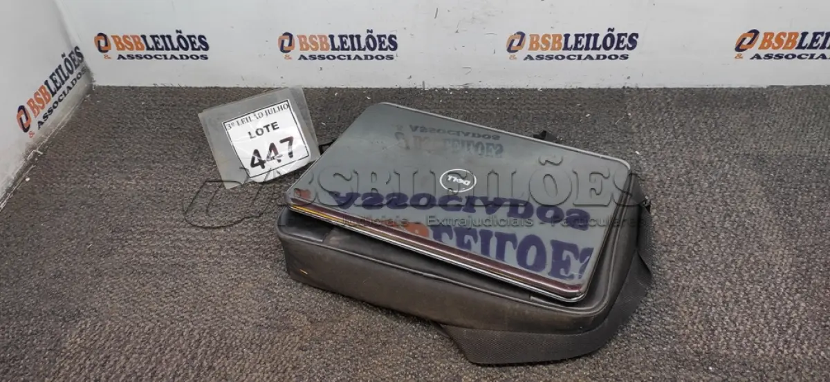 LOTE 447 - 01 NOTEBOOK MARCA DELL COM CASE. (NO ESTADO) ATENÇÃO! FAZER A VISITAÇÃO ANTES DE ARREMATAR, NÃO SABEMOS SE FUNCIONA, LEILÃO NÃO TEM GARANTIA E NEM DEVOLUÇÃO, SUJEITO A POSSÍVEIS AVARIAS VISÍVEIS/OCULTAS E/OU AUSÊNCIA DE COMPONENTES.