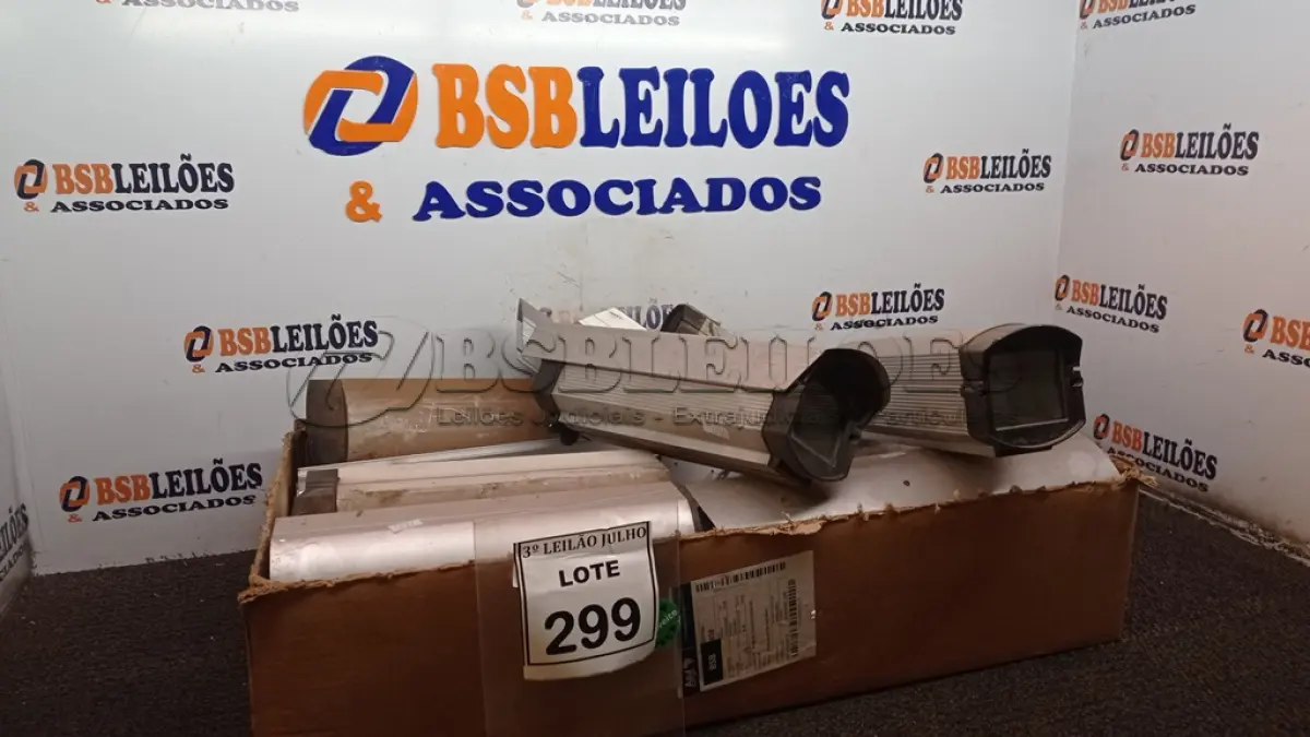 LOTE 299 - 01 LOTE COM VÁRIAS PEÇAS DE CÂMERA DE MONITORAMENTO. (NO ESTADO) ATENÇÃO! FAZER A VISITAÇÃO ANTES DE ARREMATAR, NÃO SABEMOS SE FUNCIONA, LEILÃO NÃO TEM GARANTIA E NEM DEVOLUÇÃO, SUJEITO A POSSÍVEIS AVARIAS VISÍVEIS/OCULTAS E/OU AUSÊNCIA DE COMPONENTES.