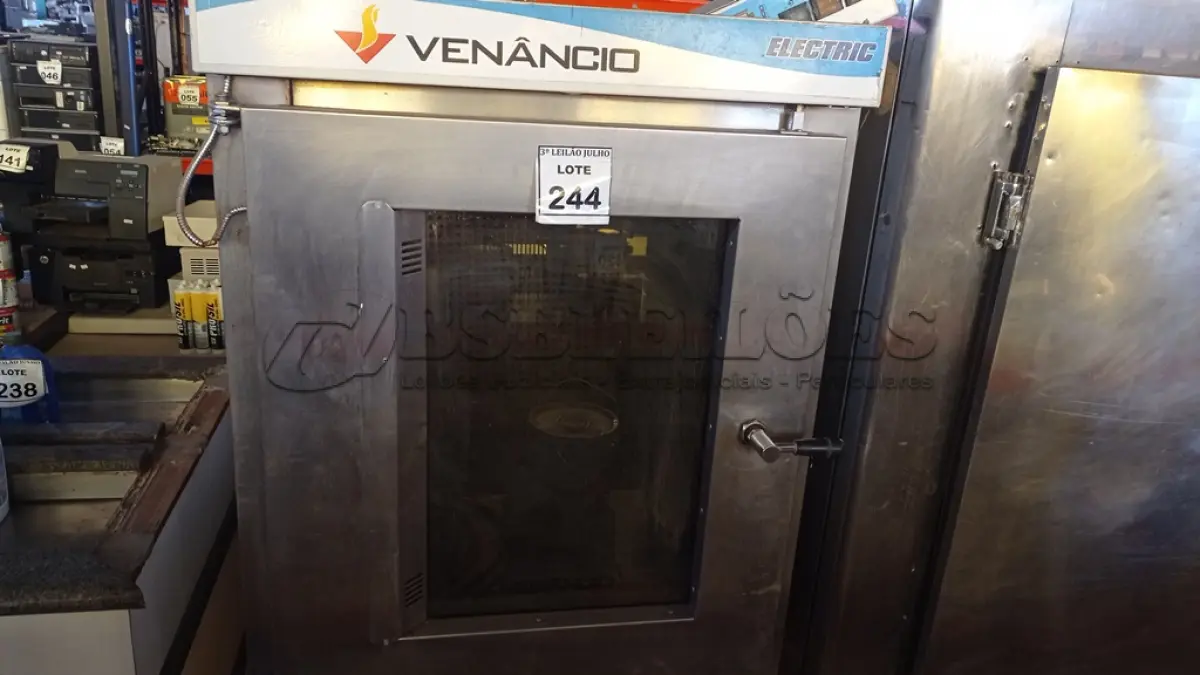 LOTE 244 - 01 FORNO INDUSTRIAL ELÉTRICO. (NO ESTADO) ATENÇÃO! FAZER A VISITAÇÃO ANTES DE ARREMATAR, NÃO SABEMOS SE FUNCIONA, LEILÃO NÃO TEM GARANTIA E NEM DEVOLUÇÃO, SUJEITO A POSSÍVEIS AVARIAS VISÍVEIS/OCULTAS E/OU AUSÊNCIA DE COMPONENTES.