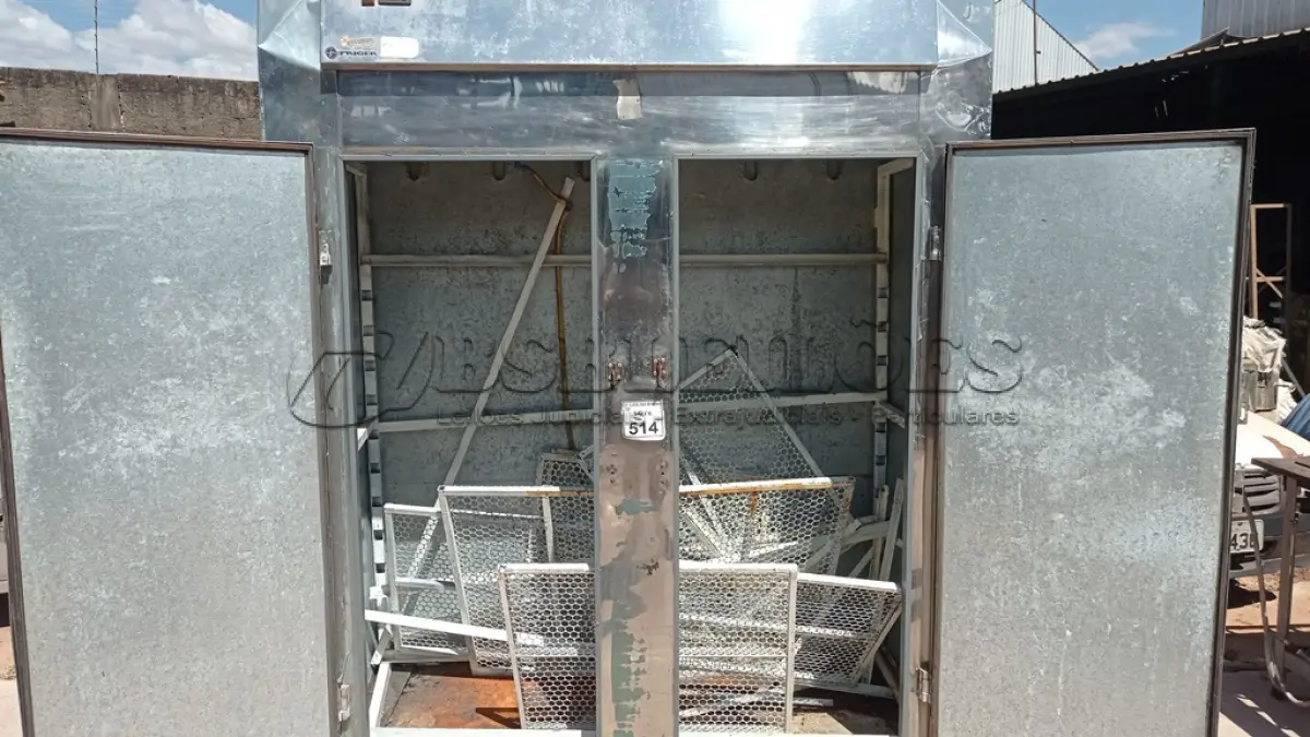 LOTE 403 - 01 FREEZER VERTICAL EM INOX 02 PORTAS 220V. (NO ESTADO) ATENÇÃO! FAZER A VISITAÇÃO ANTES DE ARREMATAR, NÃO SABEMOS SE FUNCIONA, LEILÃO NÃO TEM GARANTIA E NEM DEVOLUÇÃO, SUJEITO A POSSÍVEIS AVARIAS VISÍVEIS/OCULTAS E/OU AUSÊNCIA DE COMPONENTES.