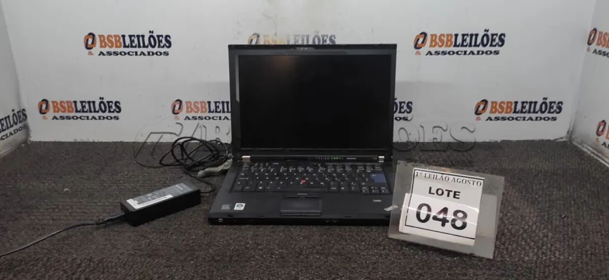 LOTE 048 - 01 NOTEBOOK COM FONTE MARCA LENOVO. (NO ESTADO) ATENÇÃO! FAZER A VISITAÇÃO ANTES DE ARREMATAR, NÃO SABEMOS SE FUNCIONA. LEILÃO NÃO TEM GARANTIA E NEM DEVOLUÇÃO, SUJEITO A POSSÍVEIS AVARIAS VISÍVEIS/OCULTAS E/OU AUSÊNCIA DE COMPONENTES.