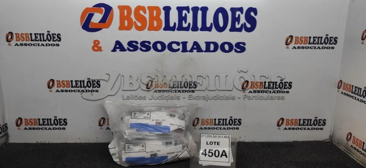 LOTE 517 - 01 PACOTE COM 30 MASCARAS DE SEGURANÇA 3M AURA 9320+BR SEM VÁLVULA. (NO ESTADO) ATENÇÃO! FAZER A VISITAÇÃO ANTES DE ARREMATAR, NÃO SABEMOS SE FUNCIONA, LEILÃO NÃO TEM GARANTIA E NEM DEVOLUÇÃO, SUJEITO A POSSÍVEIS AVARIAS VISÍVEIS/OCULTAS E/OU AUSÊNCIA DE COMPONENTES.