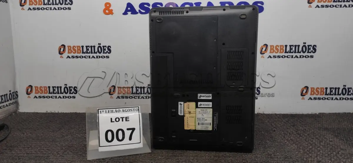 LOTE 007 - 01 NOTEBOOK MARCA IATUTEC. (NO ESTADO) ATENÇÃO! FAZER A VISITAÇÃO ANTES DE ARREMATAR, NÃO SABEMOS SE FUNCIONA. LEILÃO NÃO TEM GARANTIA E NEM DEVOLUÇÃO, SUJEITO A POSSÍVEIS AVARIAS VISÍVEIS/OCULTAS E/OU AUSÊNCIA DE COMPONENTES.