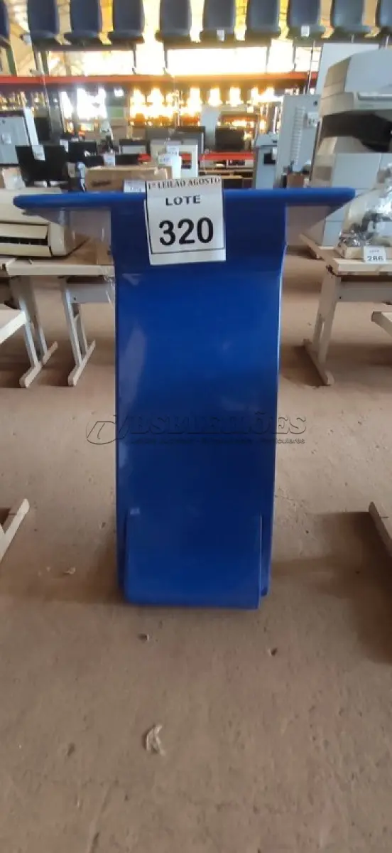 LOTE 320 - 01 PÚLPITO DE FERRO. (NO ESTADO) ATENÇÃO! FAZER A VISITAÇÃO ANTES DE ARREMATAR, NÃO SABEMOS SE FUNCIONA, LEILÃO NÃO TEM GARANTIA E NEM DEVOLUÇÃO, SUJEITO A POSSÍVEIS AVARIAS VISÍVEIS/OCULTAS E/OU AUSÊNCIA DE COMPONENTES.