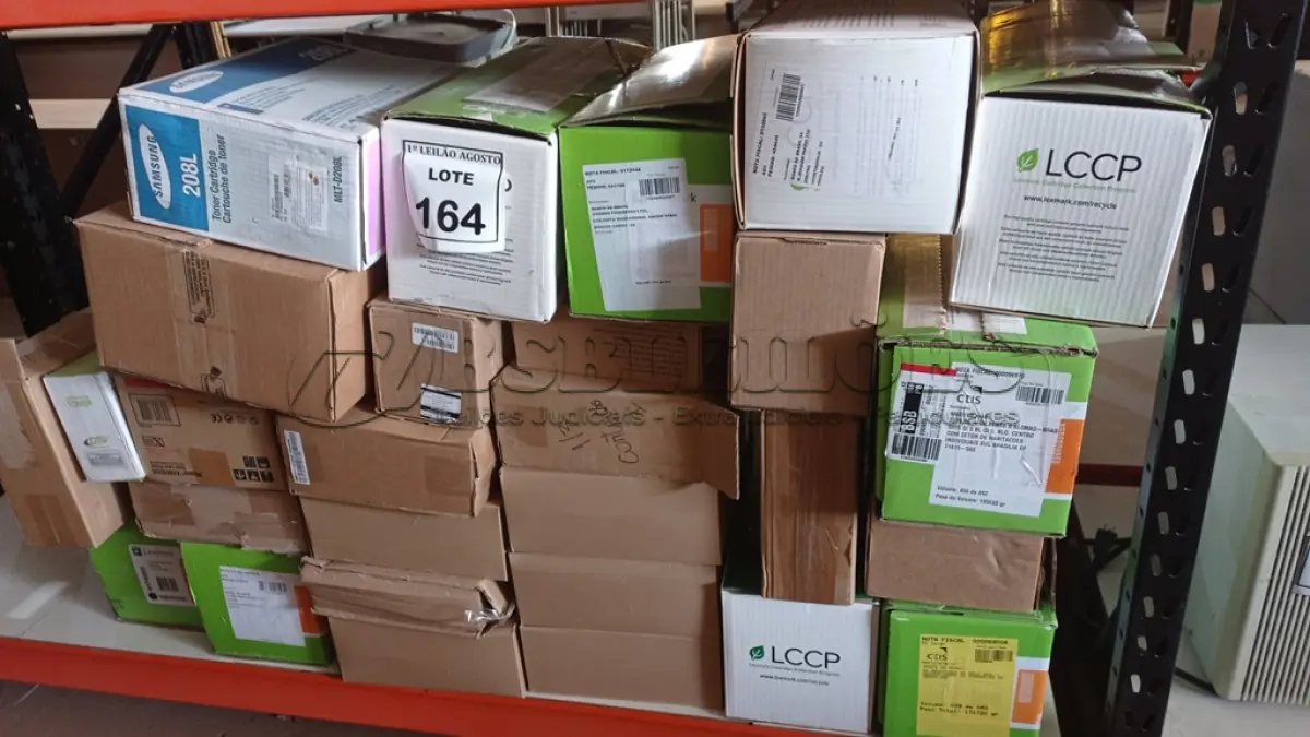 LOTE 164 - 01 LOTE COM GRANDE QUANTIDADE DE TONNER PARA IMPRESSORAS. (NO ESTADO) ATENÇÃO! FAZER A VISITAÇÃO ANTES DE ARREMATAR, NÃO SABEMOS SE FUNCIONA. LEILÃO NÃO TEM GARANTIA E NEM DEVOLUÇÃO, SUJEITO A POSSÍVEIS AVARIAS VISÍVEIS/OCULTAS E/OU AUSÊNCIA DE COMPONENTES.