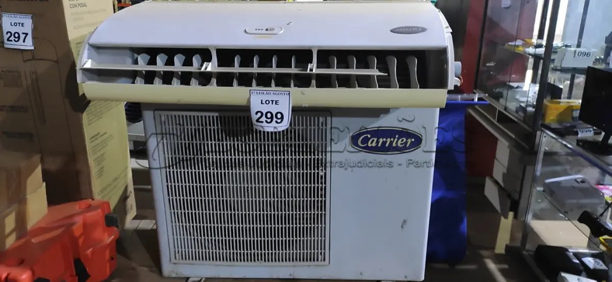LOTE 299 - 01 AR CONDICIONADO 18000 BTU MARCA CARRIER. (NO ESTADO) ATENÇÃO! FAZER A VISITAÇÃO ANTES DE ARREMATAR, NÃO SABEMOS SE FUNCIONA, LEILÃO NÃO TEM GARANTIA E NEM DEVOLUÇÃO, SUJEITO A POSSÍVEIS AVARIAS VISÍVEIS/OCULTAS E/OU AUSÊNCIA DE COMPONENTES.