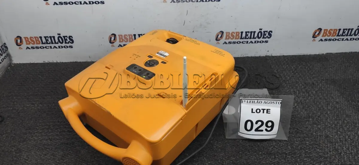 LOTE 029 - 01 COMPUTADOR INTERATIVO MARCA EPSON. (NO ESTADO) ATENÇÃO! FAZER A VISITAÇÃO ANTES DE ARREMATAR, NÃO SABEMOS SE FUNCIONA. LEILÃO NÃO TEM GARANTIA E NEM DEVOLUÇÃO, SUJEITO A POSSÍVEIS AVARIAS VISÍVEIS/OCULTAS E/OU AUSÊNCIA DE COMPONENTES.