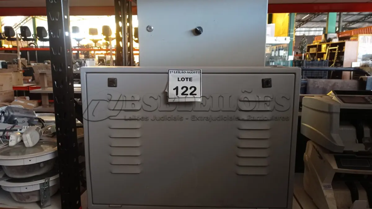LOTE 122 - 02 QUADROS DE DISTRIBUIÇÃO DE ENERGIA. (NO ESTADO) ATENÇÃO! FAZER A VISITAÇÃO ANTES DE ARREMATAR, NÃO SABEMOS SE FUNCIONA. LEILÃO NÃO TEM GARANTIA E NEM DEVOLUÇÃO, SUJEITO A POSSÍVEIS AVARIAS VISÍVEIS/OCULTAS E/OU AUSÊNCIA DE COMPONENTES.