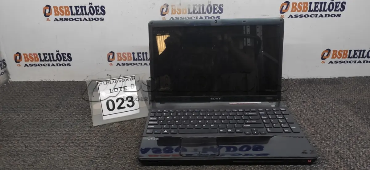 LOTE 023 - 01 NOTEBOOK MARCA SONNY. (NO ESTADO) ATENÇÃO! FAZER A VISITAÇÃO ANTES DE ARREMATAR, NÃO SABEMOS SE FUNCIONA. LEILÃO NÃO TEM GARANTIA E NEM DEVOLUÇÃO, SUJEITO A POSSÍVEIS AVARIAS VISÍVEIS/OCULTAS E/OU AUSÊNCIA DE COMPONENTES.