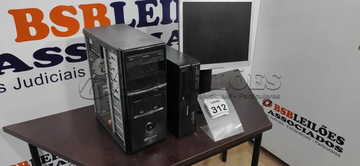 LOTE 312 - 02 CPU’S E 01 MONITOR. (NO ESTADO) ATENÇÃO! FAZER A VISITAÇÃO ANTES DE ARREMATAR, NÃO SABEMOS SE FUNCIONA, LEILÃO NÃO TEM GARANTIA E NEM DEVOLUÇÃO, SUJEITO A POSSÍVEIS AVARIAS VISÍVEIS/OCULTAS E/OU AUSÊNCIA DE COMPONENTES.