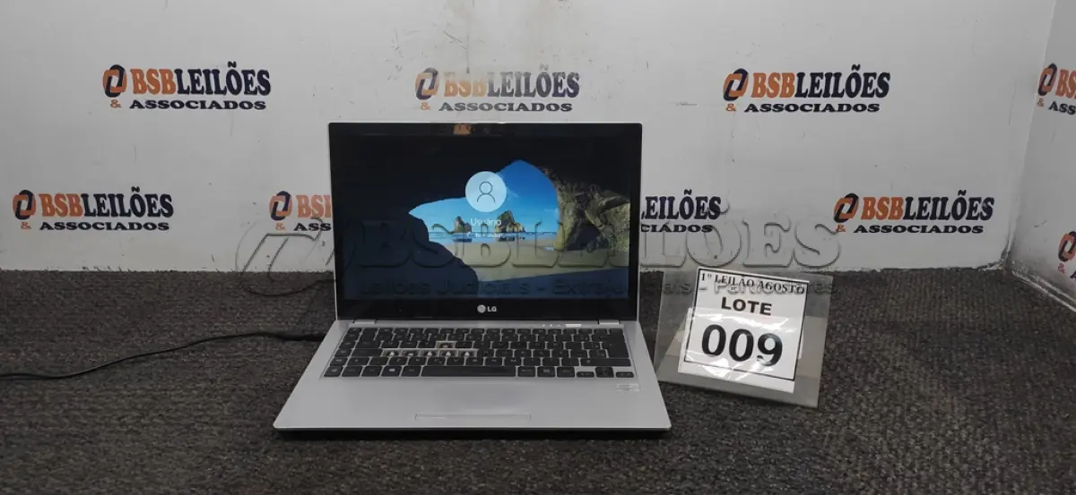 LOTE 009 - 01 NOTEBOOK MARCA LG. (NO ESTADO) ATENÇÃO! FAZER A VISITAÇÃO ANTES DE ARREMATAR, NÃO SABEMOS SE FUNCIONA. LEILÃO NÃO TEM GARANTIA E NEM DEVOLUÇÃO, SUJEITO A POSSÍVEIS AVARIAS VISÍVEIS/OCULTAS E/OU AUSÊNCIA DE COMPONENTES.