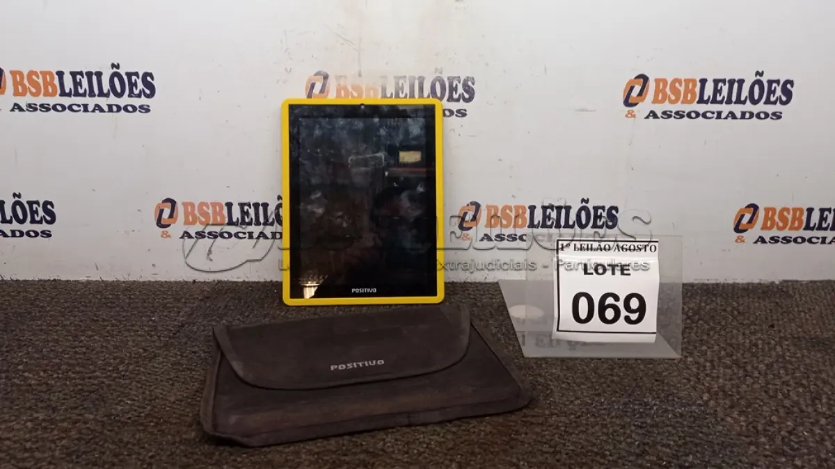 LOTE 069 - 01 TABLET COM CASE MARCA POSITIVO. (NO ESTADO) ATENÇÃO! FAZER A VISITAÇÃO ANTES DE ARREMATAR, NÃO SABEMOS SE FUNCIONA. LEILÃO NÃO TEM GARANTIA E NEM DEVOLUÇÃO, SUJEITO A POSSÍVEIS AVARIAS VISÍVEIS/OCULTAS E/OU AUSÊNCIA DE COMPONENTES.