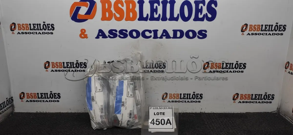 LOTE 517 - 01 PACOTE COM 30 MASCARAS DE SEGURANÇA 3M AURA 9320+BR SEM VÁLVULA. (NO ESTADO) ATENÇÃO! FAZER A VISITAÇÃO ANTES DE ARREMATAR, NÃO SABEMOS SE FUNCIONA, LEILÃO NÃO TEM GARANTIA E NEM DEVOLUÇÃO, SUJEITO A POSSÍVEIS AVARIAS VISÍVEIS/OCULTAS E/OU AUSÊNCIA DE COMPONENTES.