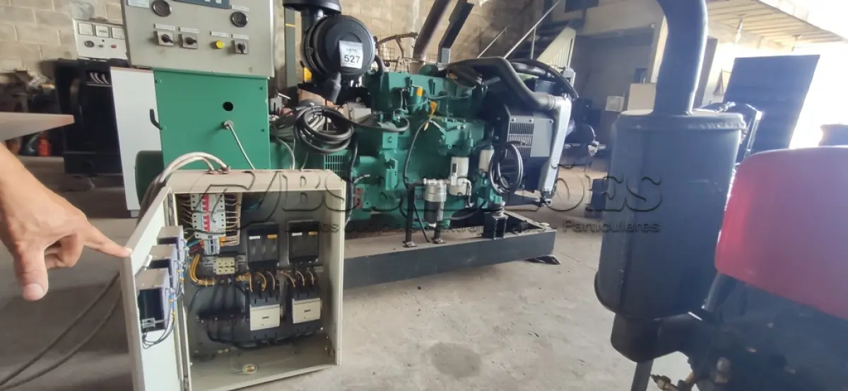 LOTE 527 - GRUPO GERADOR VOLVO 125 KVA. MODELO: 6 CILINDROS ANO: 2021 C/QUADRO DE TRANSFERÊNCIA AUTOMÁTICO, TANQUE. MOTOR FUNCIONANDO - STANFORD (NO ESTADO) ATENÇÃO! FAZER A VISITAÇÃO ANTES DE ARREMATAR, NÃO SABEMOS SE FUNCIONA, LEILÃO NÃO TEM GARANTIA E NEM DEVOLUÇÃO, SUJEITO A POSSÍVEIS AVARIAS VISÍVEIS/OCULTAS E/OU AUSÊNCIA DE COMPONENTES