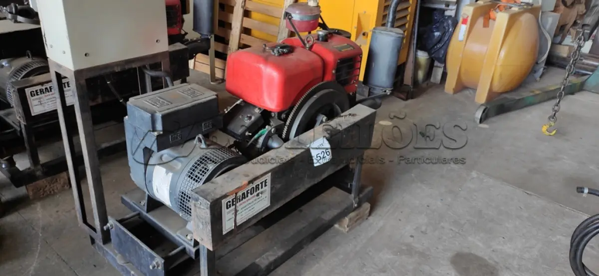 LOTE 526 - GRUPO GERADOR 15 KVA. ANO: 2014 CONTROLADOR DSE 3110 MOTOR - WEG (NO ESTADO) ATENÇÃO! FAZER A VISITAÇÃO ANTES DE ARREMATAR, NÃO SABEMOS SE FUNCIONA, LEILÃO NÃO TEM GARANTIA E NEM DEVOLUÇÃO, SUJEITO A POSSÍVEIS AVARIAS VISÍVEIS/OCULTAS E/OU AUSÊNCIA DE COMPONENTES