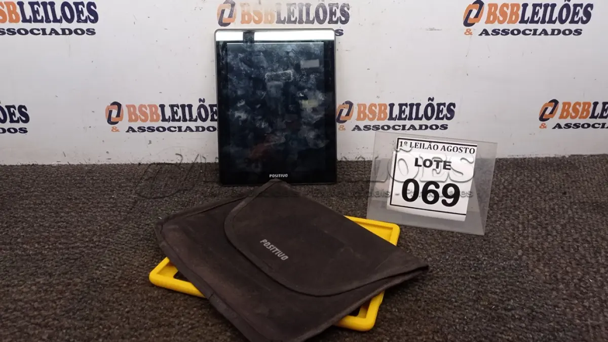 LOTE 069 - 01 TABLET COM CASE MARCA POSITIVO. (NO ESTADO) ATENÇÃO! FAZER A VISITAÇÃO ANTES DE ARREMATAR, NÃO SABEMOS SE FUNCIONA. LEILÃO NÃO TEM GARANTIA E NEM DEVOLUÇÃO, SUJEITO A POSSÍVEIS AVARIAS VISÍVEIS/OCULTAS E/OU AUSÊNCIA DE COMPONENTES.