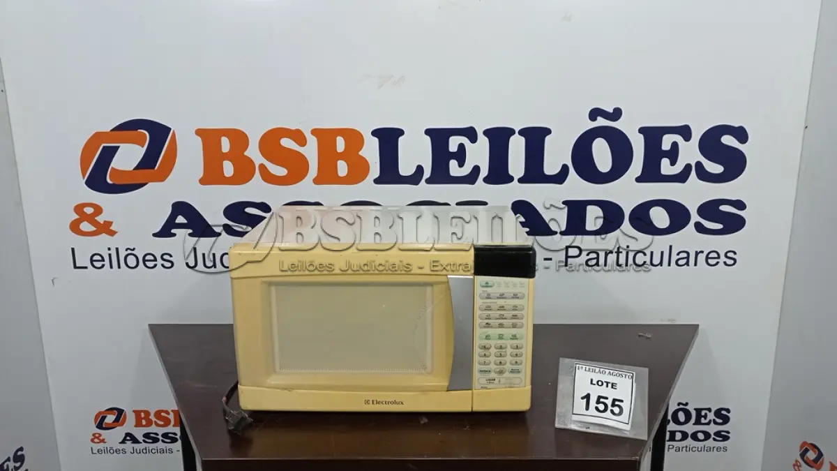 LOTE 155 - 01 MICRO-ONDAS 220 MARCA ELECTROLUX. (NO ESTADO) ATENÇÃO! FAZER A VISITAÇÃO ANTES DE ARREMATAR, NÃO SABEMOS SE FUNCIONA. LEILÃO NÃO TEM GARANTIA E NEM DEVOLUÇÃO, SUJEITO A POSSÍVEIS AVARIAS VISÍVEIS/OCULTAS E/OU AUSÊNCIA DE COMPONENTES.