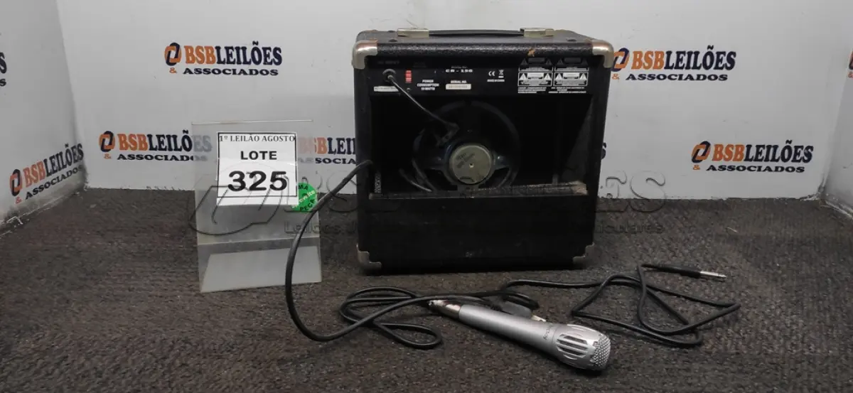 LOTE 325 - 01 AMPLIFICADOR COM MICROFONE E CABO. (NO ESTADO) ATENÇÃO! FAZER A VISITAÇÃO ANTES DE ARREMATAR, NÃO SABEMOS SE FUNCIONA, LEILÃO NÃO TEM GARANTIA E NEM DEVOLUÇÃO, SUJEITO A POSSÍVEIS AVARIAS VISÍVEIS/OCULTAS E/OU AUSÊNCIA DE COMPONENTES.