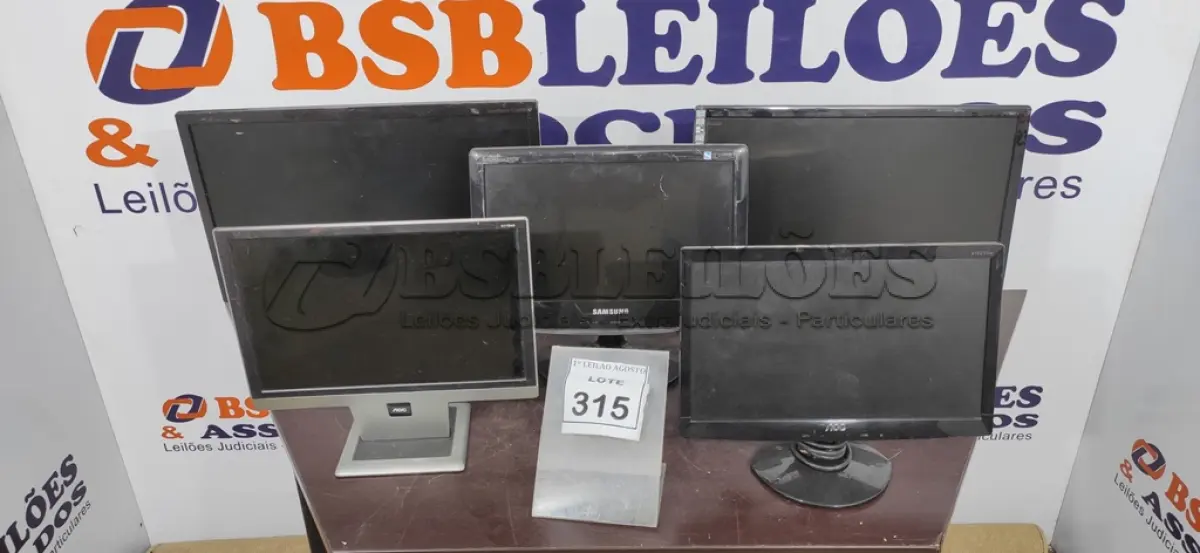 LOTE 315 - 05 MONITORES DE MARCAS E MODELOS DIVERSOS. (NO ESTADO) ATENÇÃO! FAZER A VISITAÇÃO ANTES DE ARREMATAR, NÃO SABEMOS SE FUNCIONA, LEILÃO NÃO TEM GARANTIA E NEM DEVOLUÇÃO, SUJEITO A POSSÍVEIS AVARIAS VISÍVEIS/OCULTAS E/OU AUSÊNCIA DE COMPONENTES.