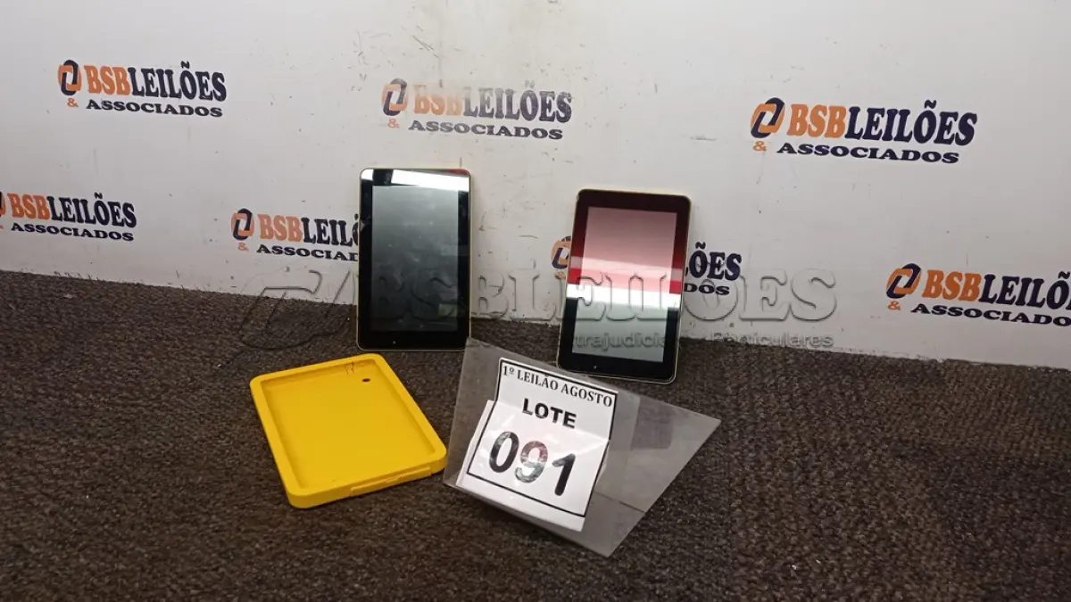 LOTE 091 - 02 TABLETS MARCA CCE. (NO ESTADO) ATENÇÃO! FAZER A VISITAÇÃO ANTES DE ARREMATAR, NÃO SABEMOS SE FUNCIONA. LEILÃO NÃO TEM GARANTIA E NEM DEVOLUÇÃO, SUJEITO A POSSÍVEIS AVARIAS VISÍVEIS/OCULTAS E/OU AUSÊNCIA DE COMPONENTES.