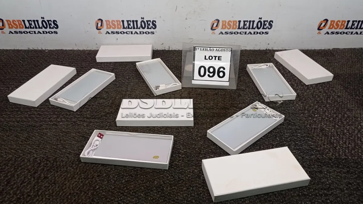 LOTE 096 - 05 BATERIAS EXTERNAS. (NO ESTADO) ATENÇÃO! FAZER A VISITAÇÃO ANTES DE ARREMATAR, NÃO SABEMOS SE FUNCIONA. LEILÃO NÃO TEM GARANTIA E NEM DEVOLUÇÃO, SUJEITO A POSSÍVEIS AVARIAS VISÍVEIS/OCULTAS E/OU AUSÊNCIA DE COMPONENTES.