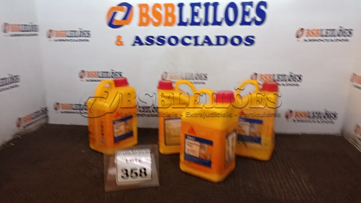 LOTE 358 - 04 GALÕES DE CHAPISCO PLUS DE 3,6LTS CADA MARCA SIKA. (NO ESTADO) ATENÇÃO! FAZER A VISITAÇÃO ANTES DE ARREMATAR, NÃO SABEMOS SE FUNCIONA, LEILÃO NÃO TEM GARANTIA E NEM DEVOLUÇÃO, SUJEITO A POSSÍVEIS AVARIAS VISÍVEIS/OCULTAS E/OU AUSÊNCIA DE COMPONENTES.