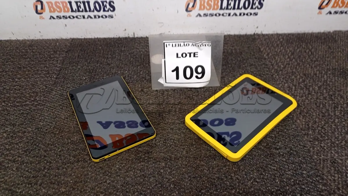 LOTE 109 - 02 TABLETS. (NO ESTADO) ATENÇÃO! FAZER A VISITAÇÃO ANTES DE ARREMATAR, NÃO SABEMOS SE FUNCIONA. LEILÃO NÃO TEM GARANTIA E NEM DEVOLUÇÃO, SUJEITO A POSSÍVEIS AVARIAS VISÍVEIS/OCULTAS E/OU AUSÊNCIA DE COMPONENTES.